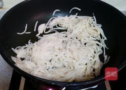 鸡蛋炒米皮的做法图解3