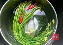 韭菜苔炒肉沫的做法图解3