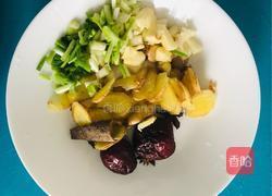 瓦罐排骨玉米汤的做法图解3