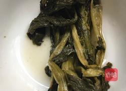 藠头炒酸菜的做法图解4