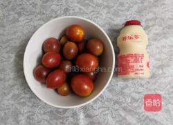 养乐多圣女果汁的做法图解1