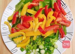 彩椒肘花肉炒饭(5分钟快手炒饭)的做法图解2