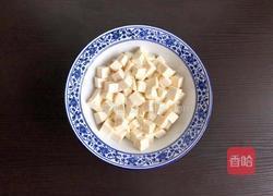皮蛋豆腐的做法图解2