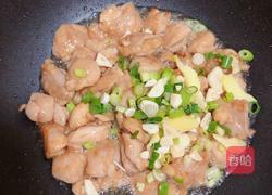 彩椒鸡丁炒酿皮(10分钟快手菜)的做法图解9