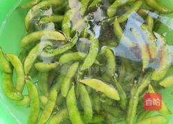 卤毛豆的做法图解1
