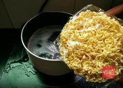 鸡蛋芝士拉面的做法图解5