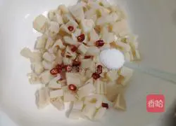 Illustration of how to make cold lotus root diced 10