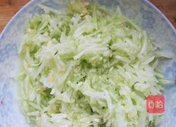 黄瓜丝南瓜荞麦饼的做法图解2