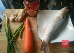 清蒸鲈鱼的做法图解1