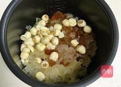 桃胶银耳凤梨甜汤的做法图解3