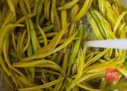 清炒黄花菜的做法图解4