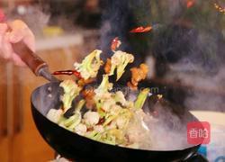 非常能体现锅气的菜「花菜炒五花肉」的做法图解2