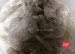 酸甜鱼虾组合的做法图解2