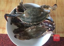 香辣梭子蟹炒年糕的做法图解1