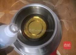 广式月饼（蛋黄白莲蓉）的做法图解2