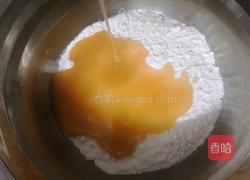 广式月饼(蛋黄白莲蓉)的做法图解5
