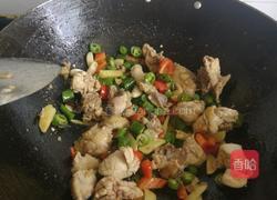 鸡肉炖木耳的做法图解3