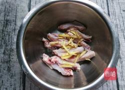 蒸鸡翅金针菇的做法图解5