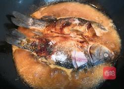 葱香鲫鱼的做法图解9