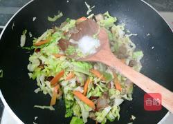 包菜炒回锅肉的做法图解7