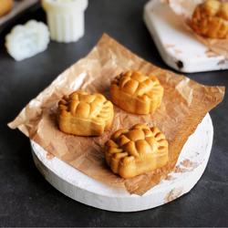 蛋黄月饼（螃蟹造型）的做法[图]