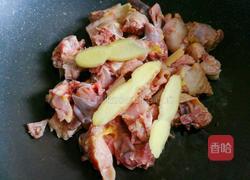营养滋补的虫草炖鸡汤的做法图解4