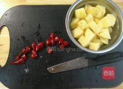 辣椒炖土豆的做法图解1