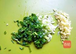 木耳菜肉丸汤的做法图解2