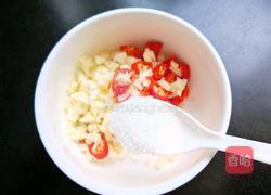 凉拌木耳腐竹黄瓜的做法图解9