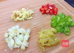 酸辣开胃的酸汤肥牛的做法图解3