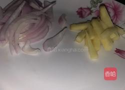 素炒豆芽的做法图解1