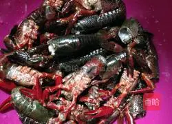Illustration of how to make spicy crayfish 1