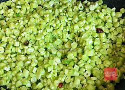 虾酱鸡蛋炒四季豆的做法图解4