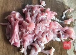 芹菜香干炒肉丝的做法图解1