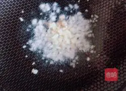 Illustration of how to make fried vermicelli with lean meat 3