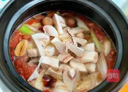 Illustration of Homemade Tomato Beef Stew 10