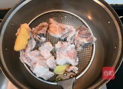 玉米排骨汤的做法图解4