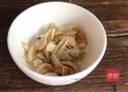 百合虾皮冬瓜汤的做法图解2