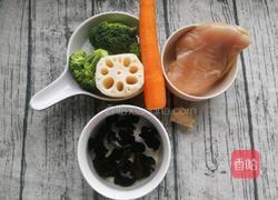 时蔬鸡肉汤的做法图解1