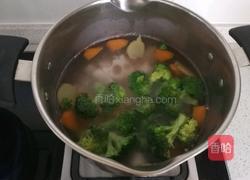 时蔬鸡肉汤的做法图解15