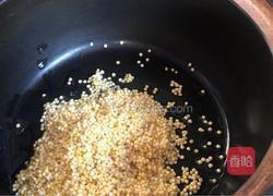 香菇小米粥的做法图解1