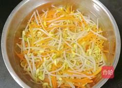 凉拌豆芽的做法图解13