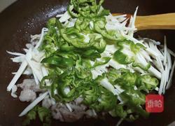 青椒茭白炒肉丝的做法图解4