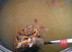 虫草花炖排骨玉米汤的做法图解2