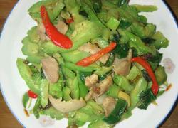 苦瓜炒肉片