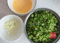 线椒炒鸡蛋的做法图解1