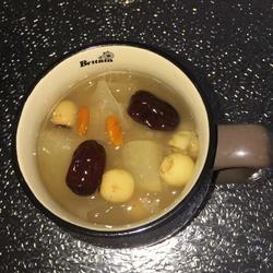 银耳雪梨莲子羹的做法[图]