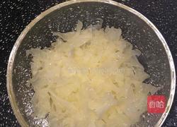 银耳雪梨莲子羹的做法图解7