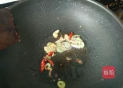 皮蛋炒辣椒的做法图解3