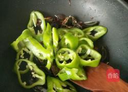 皮蛋炒辣椒的做法图解6